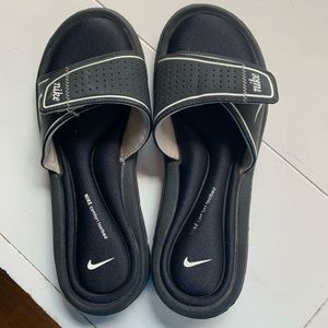women’s nike slides